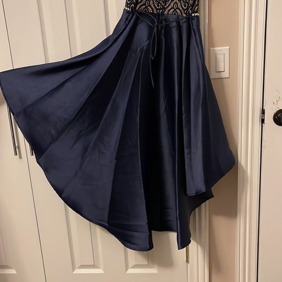 Xtraordinary Dress - Picture 4 of 7